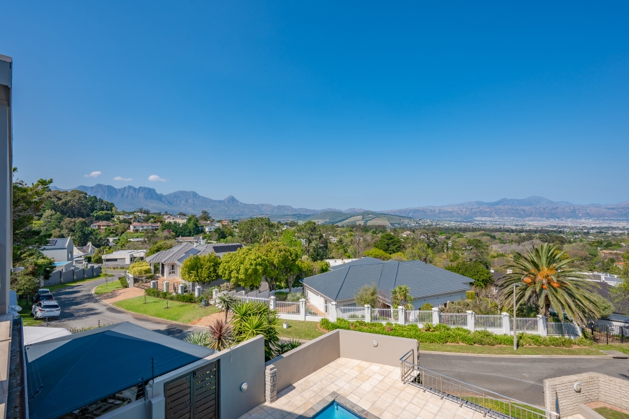 4 Bedroom Property for Sale in La Concorde Western Cape